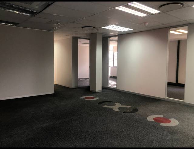 573M² RETAIL TO LET IN SANDTON CENTRAL
